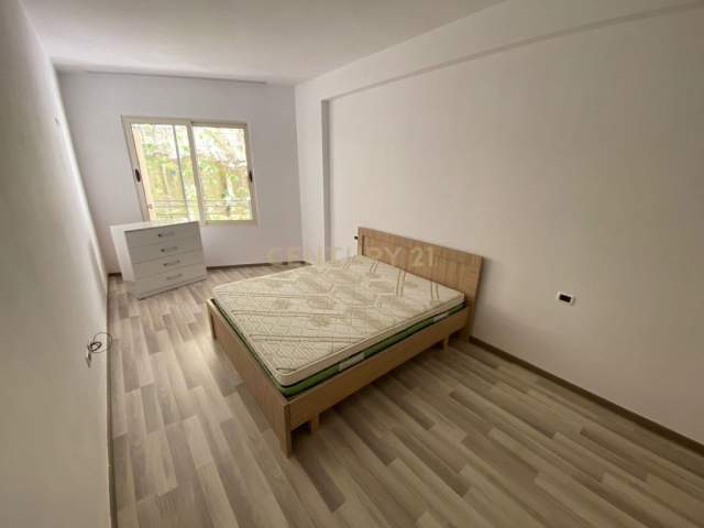 Tirane, shitet apartament 1+1 Kati 3, 65 m² 54.000 Euro