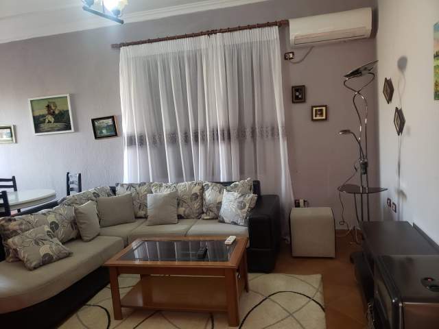 Durres, jepet me qera apartament 2+1 Kati 2, 100 m² 39.000 Leke (Fusha e Aviacionit)