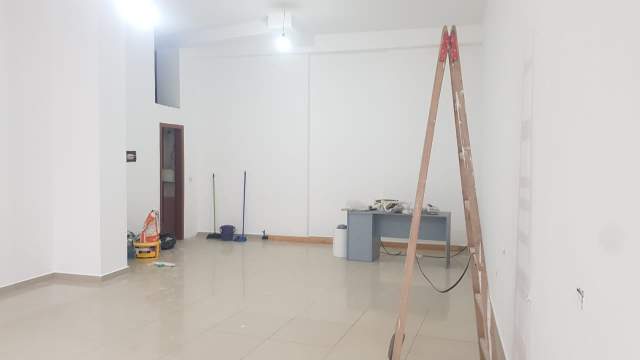 Tirane, jepet me qera dyqan Kati 0, 55 m² 45.000 Euro (Teodor Keko)