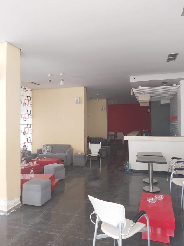Tirane, jepet me qera lokal Kati 0, 110 m² 500 Euro (Zogu i Zi)