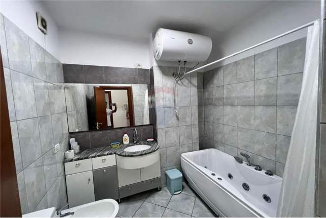 Tirane, shitet apartament 2+1 Kati 1, 108 m² 99.000 Euro (astir)