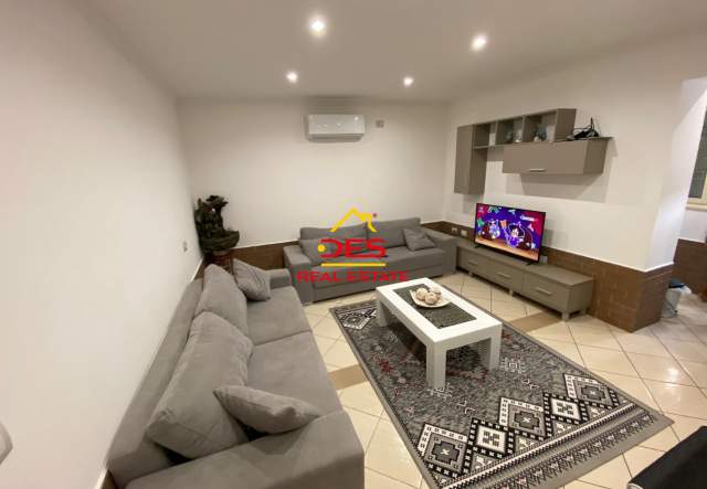 Vlore, shitet apartament Kati 1, 56 m² 40.000 Euro (Rruga Hasan Kushta)
