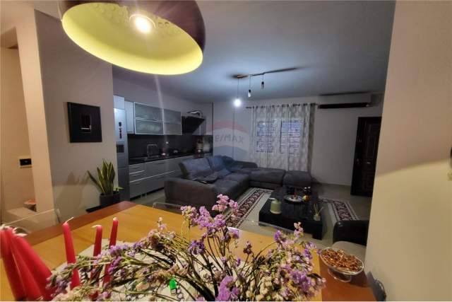 Tirane, shitet apartament 2+1+BLK Kati 6, 97 m² 130.000 Euro (21 dhjetori)