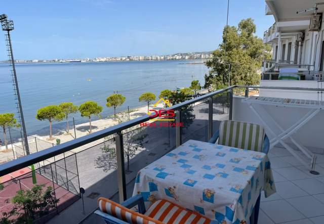 Vlore, jepet me qera apartament Kati 3, 75 m² 350 Euro (Rruga Aleksander Mosiu)