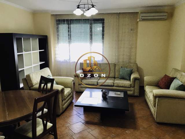 Tirane, jepet me qera apartament 2+1+BLK Kati 4, 120 m² 500 Euro (Ish Ekspozita)