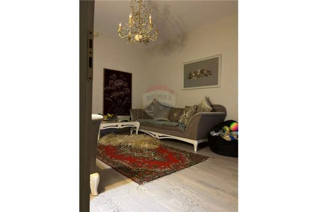 Tirane, shitet apartament 75 m² 120.000 Euro (qender tek piaza)