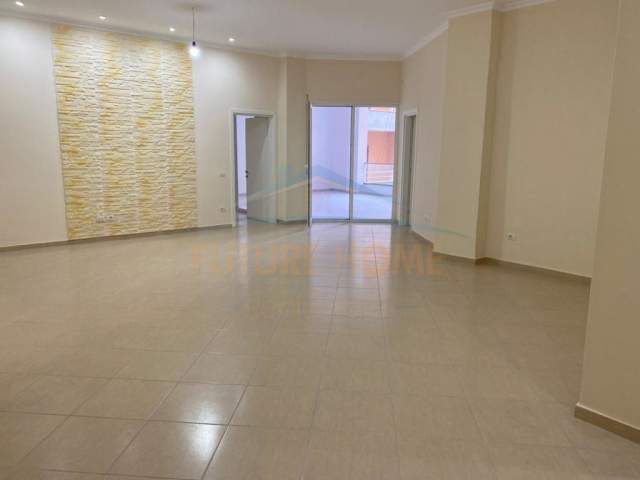 Durres, shitet apartament 1+1 Kati 1, 195 m² 135.000 Euro (PLAZH-ILIRIA)