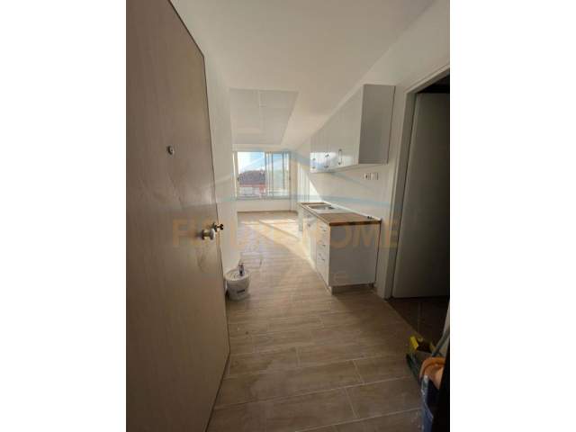 Shkembi Kavajes, shitet garsonier Kati 5, 36 m² 24.000 Euro (FAFA,HOTEL)