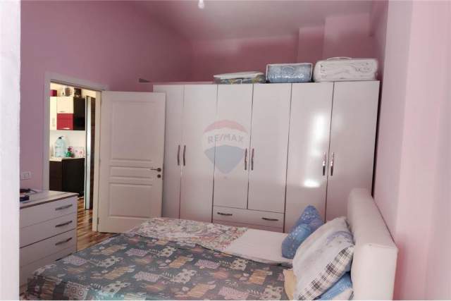 Tirane, shitet apartament 2+1 95 m² 85.000 Euro (yzberisht)