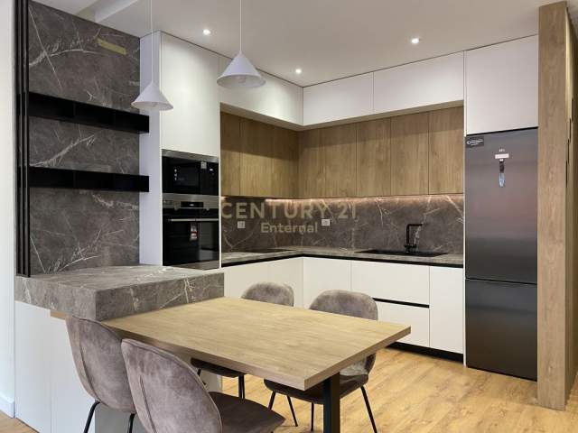 Tirane, shes apartament 3+1 Kati 1, 108 m² 180.000 Euro (liqeni i that)