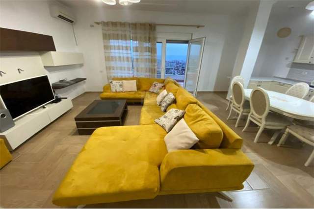 Tirane, shitet Penthouse 3+1+BLK Kati 7, 192 m² 135.000 Euro (Fresku)