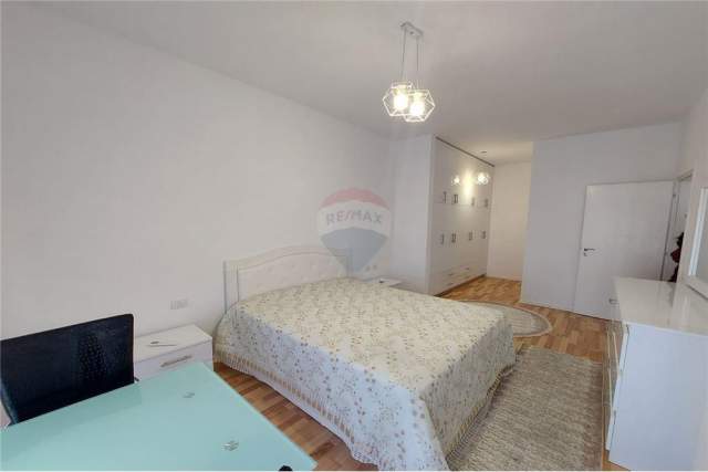Tirane, jepet me qera apartament 2+1 94 m² 500 Euro (porcelan oxhaku)