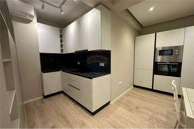 Tirane, jap me qera apartament 70 m² 600 Euro (RRUGA E DIBRES)