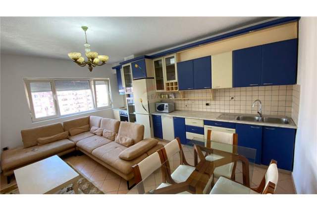 Tirane, jepet me qera apartament 2+1+BLK Kati 7, 75 m² 600 Euro (tirana e re)