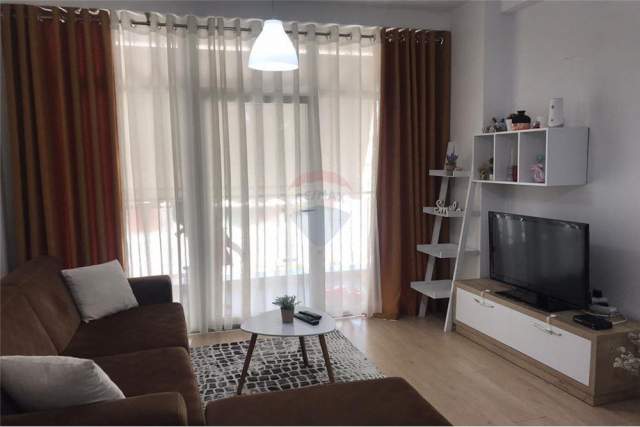Tirane, jap me qera apartament 70 m² 520 Euro (komuna e parisit)