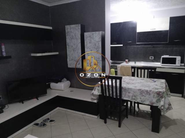 Tirane, jepet me qera apartament 2+1+BLK Kati 6, 100 m² 300 Euro (RRUGA ETHESARIT)