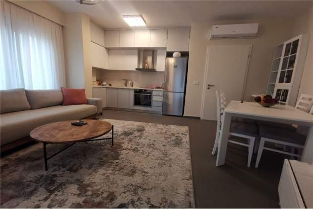 Tirane, jepet me qera apartament 72 m² 650 Euro