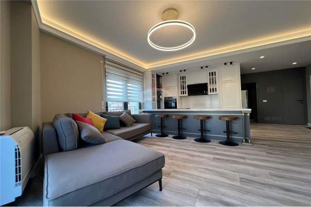 Tirane, shitet apartament Kati 4, 72 m² 240.000 Euro