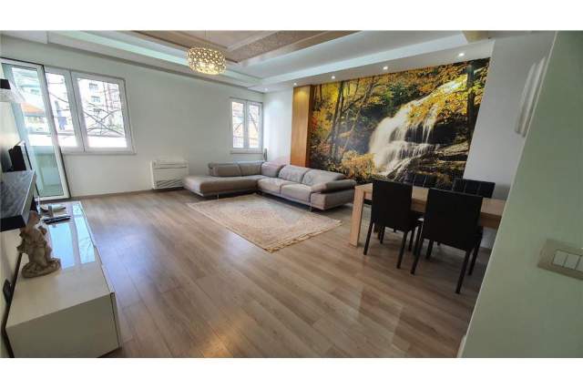 Tirane, jepet me qera Kati 2, 124 m² 1.500 Euro (bllok)