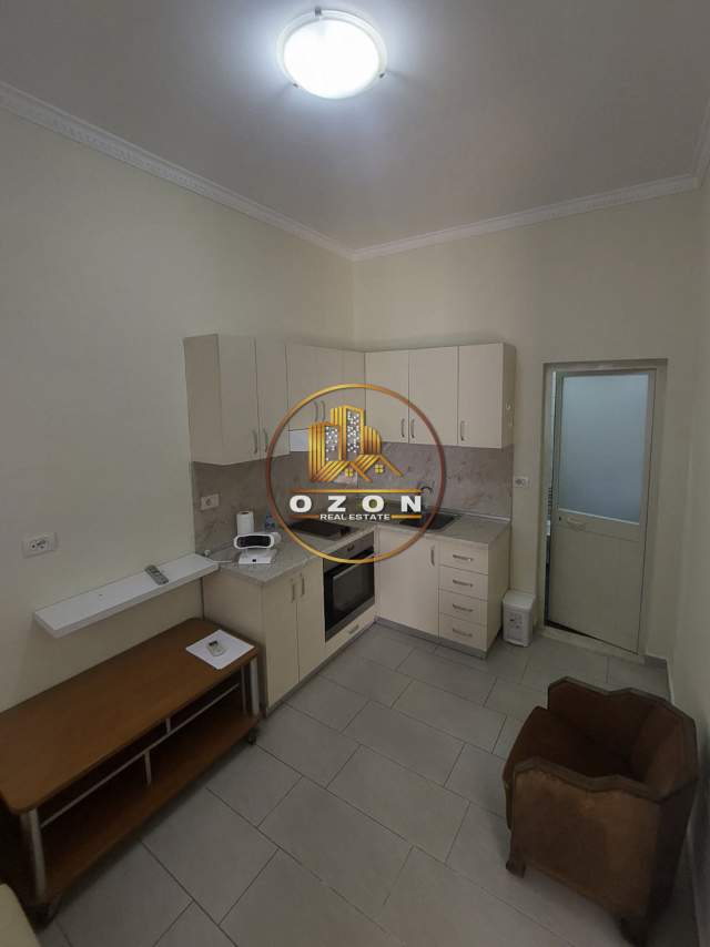 Tirane, jepet me qera apartament 1+1+BLK Kati 1, 110 m² 350 Euro (RRUGA FORTUZI)