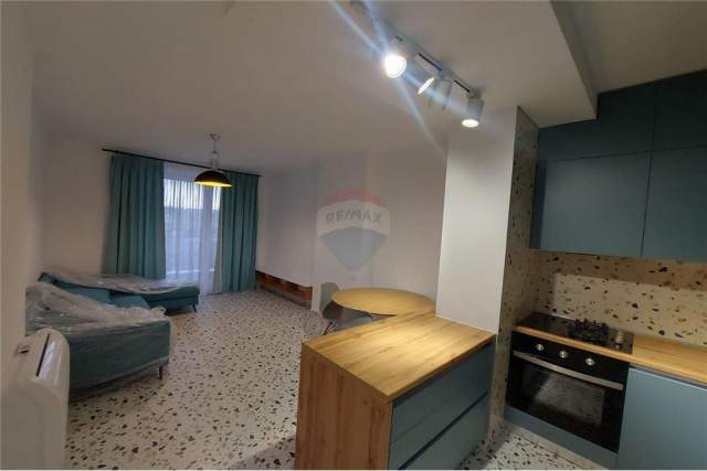 Tirane, jepet me qera apartament 1+1 Kati 4, 55 m² 400 Euro (Fusha e Aviacionit)