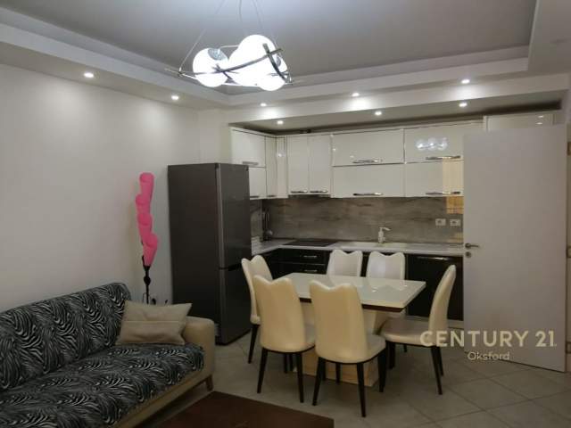Tirane, jepet me qera apartament 2+1 80 m² 500 Euro
