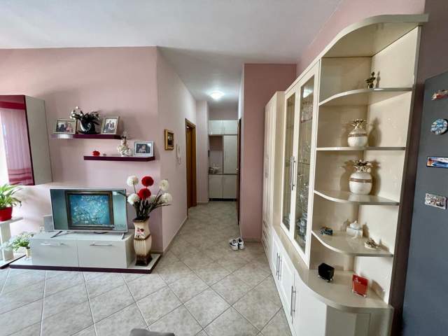 Tirane, jepet me qera apartament 2+1+A+BLK Kati 6, 76 m² 550 Euro (Rr Mine Peza, shum prane Prokurorise se rrethit)