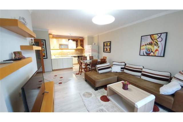 Tirane, jepet me qera apartament 3+1+A+BLK Kati 3, 122 m² 900 Euro (Rr. e Elbasanit)