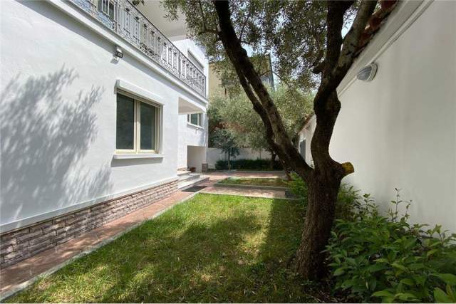 Tirane, shitet Vile 3+1+A+BLK Kati 4, 225 m² 395.000 Euro (Ifran Tomini)