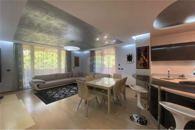 Tirane, shitet apartament 3+1+A+BLK Kati 7, 290 m² 500.000 Euro (Bulevardi Zhan D'ark)