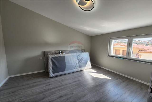 Tirane, jepet me qera 1+1 Kati 1, 55 m² 380 Euro (Rr Arben Broci)