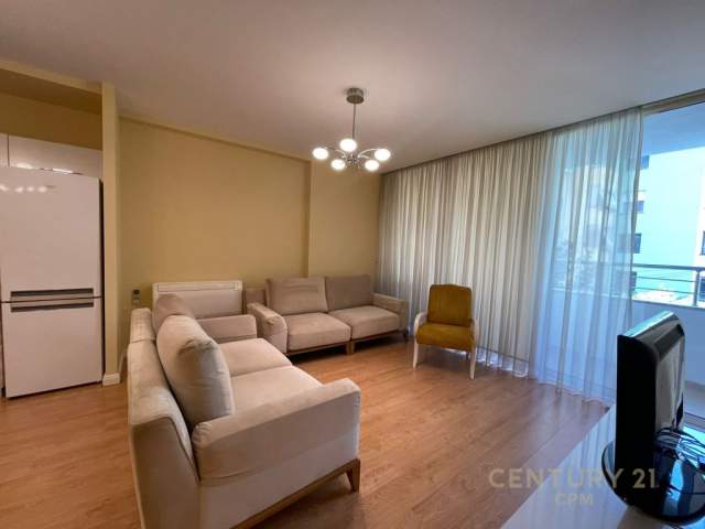 Tirane, jepet me qera apartament 2+1+BLK 100 m² 800 Euro (pazari i ri)