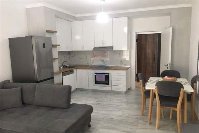 Tirane, jepet me qera apartament 2+1 Kati 2, 86 m² 500 Euro (Medreseja)