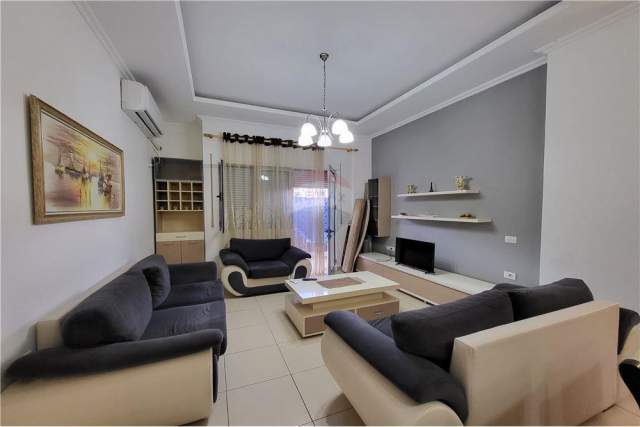 Tirane, jepet me qera apartament 3+1 Kati 2, 123 m² 400 Euro (Kopshti Botanik)