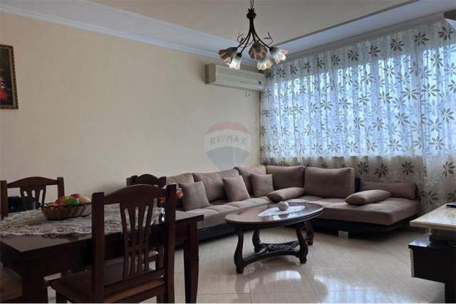 Tirane, shitet apartament 2+1 Kati 3, 90 m² 107.000 Euro (Porcelan, prane TV Klan)