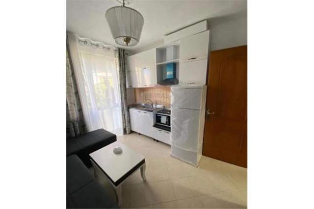 Tirane, jepet me qera apartament 1+1 Kati 3, 55 m² 500 Euro (Sheshi Wilson)