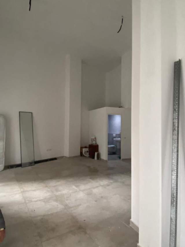 Tirane, jepet me qera ambient komercial Kati 0, 55 m² 600 Euro (Rruga Barrikadave)