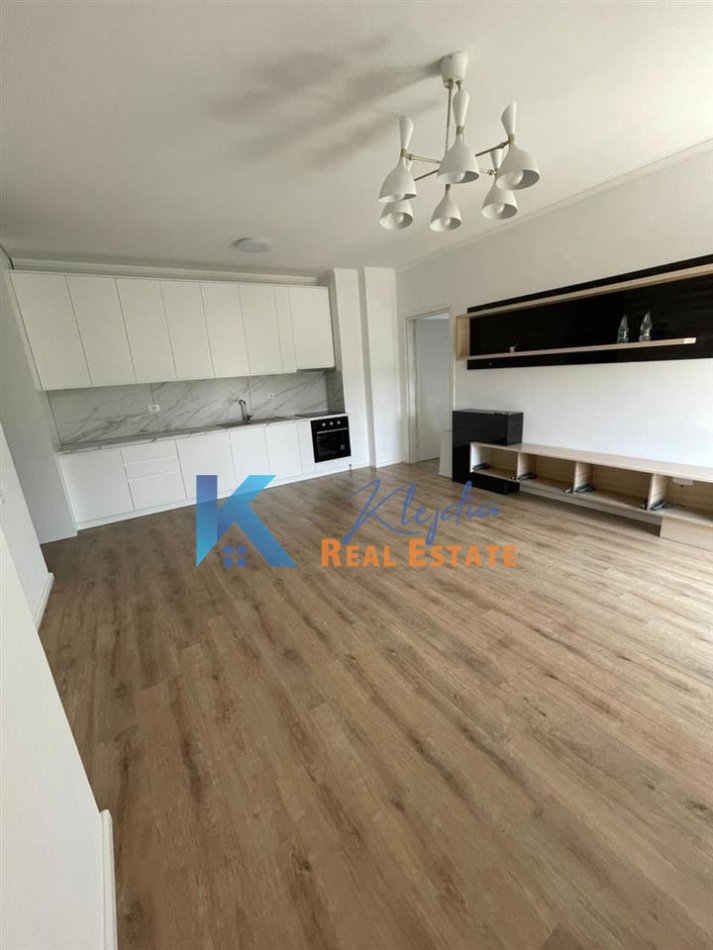 Tirane, jepet me qera apartament 2+1, Kati 7, 105 m² 500 € (Ali Dem, afer kompleksit Mangalem)
