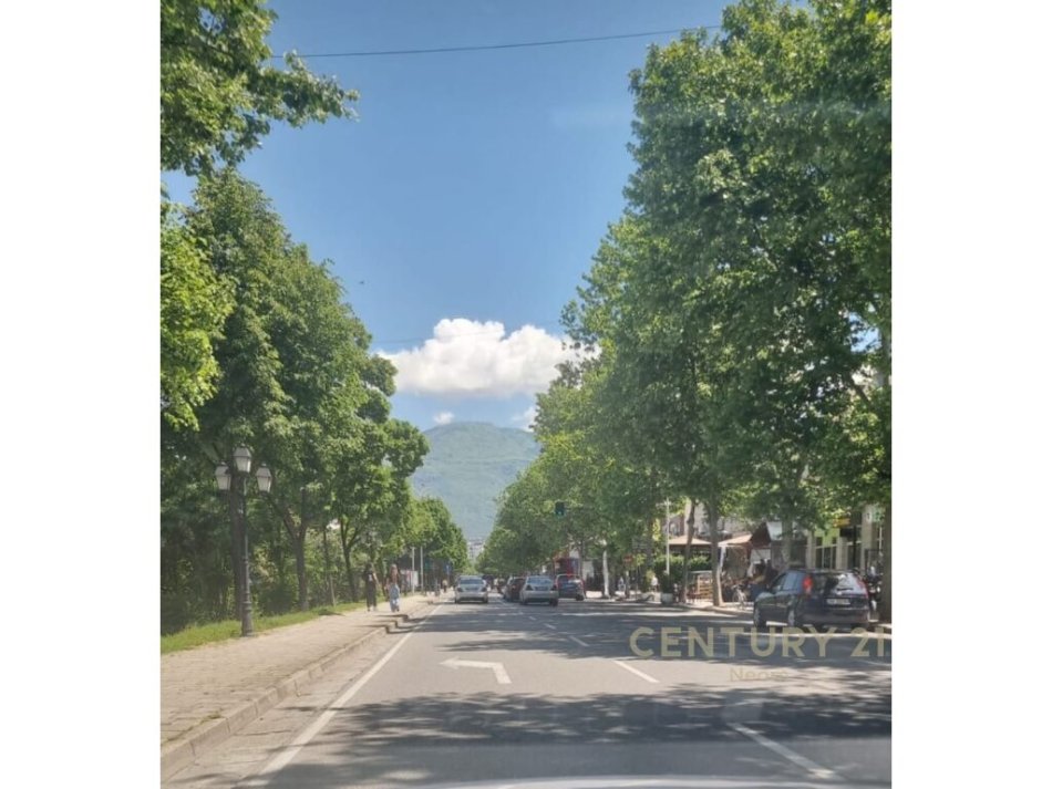 Tirane, jepet me qera vetem 1 dhome 1+1 , 65 m² 950 € (brryl)