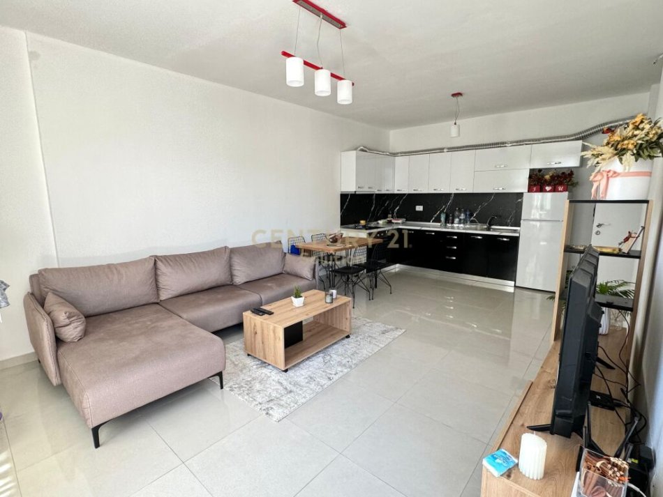 Tirane, jepet me qera apartament 1+1 Kati 2, 78 m² 500 € 