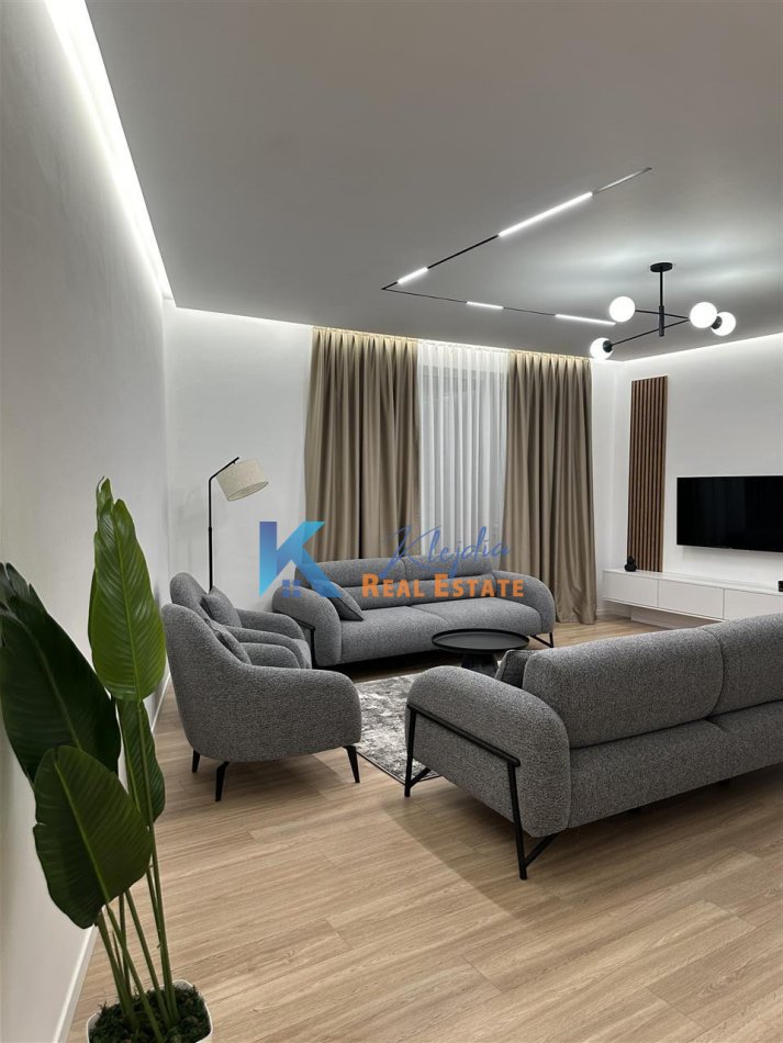 Tirane, jap me qera apartament 2+1+Ballkon Kati 1, 106 m² 1.000 € (Kompleksi Marga, Rruga Jordan Misja)
