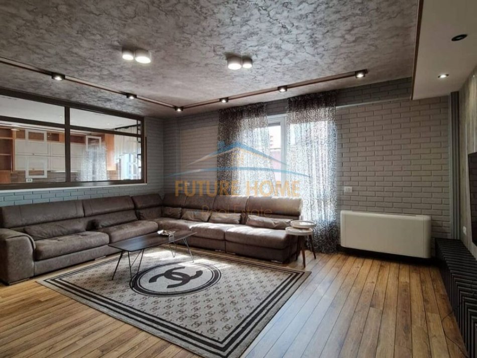 Tirane, shitet apartament 2+1+Ballkon Kati 3, 192 m² 590.000 € (MYSLYM SHYRI)