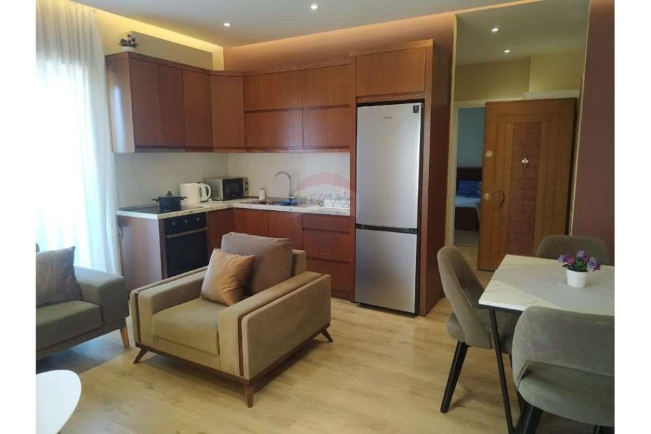 Tirane, jepet me qera apartament 1+1 Kati 7, 77 m² 500 € (Don Bosko)
