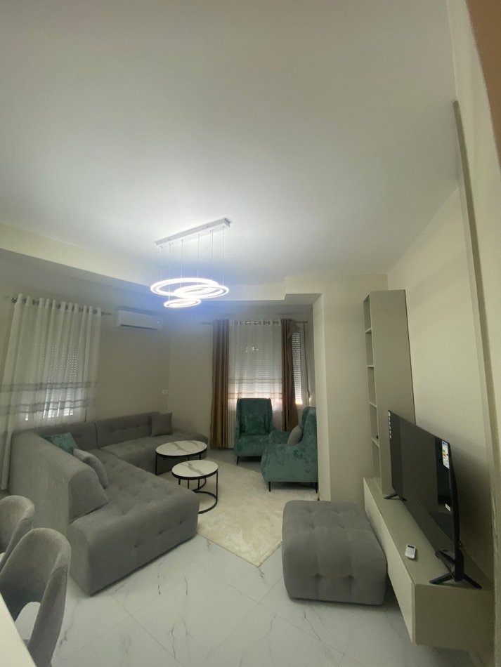Tirane, jepet me qera apartament 2+1 Kati 6, 105 m² 750 € (Brraka)