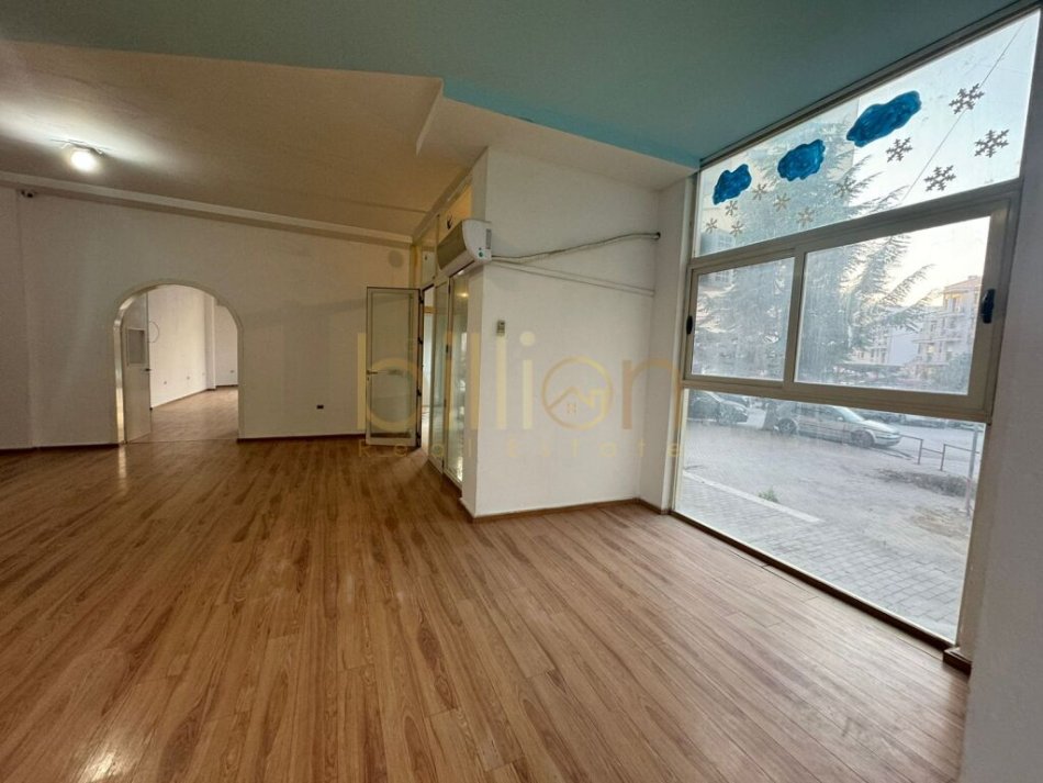 Tirane, shitet ambjent biznesi Kati 0, 139 m² 278 000 € (Rruga Teodor Keko, Tirana, Albania)