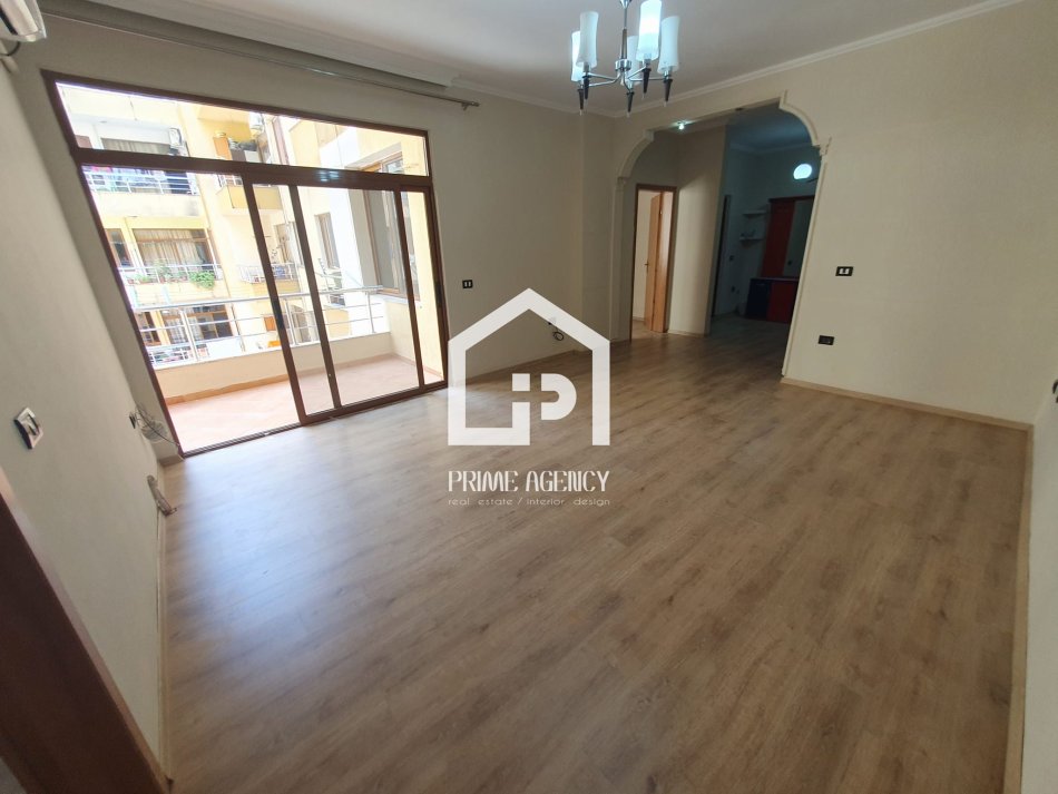 SHITET APARTAMENT 2+1/Zona: Misto Mame/ KOMPLEKSI DERVENI