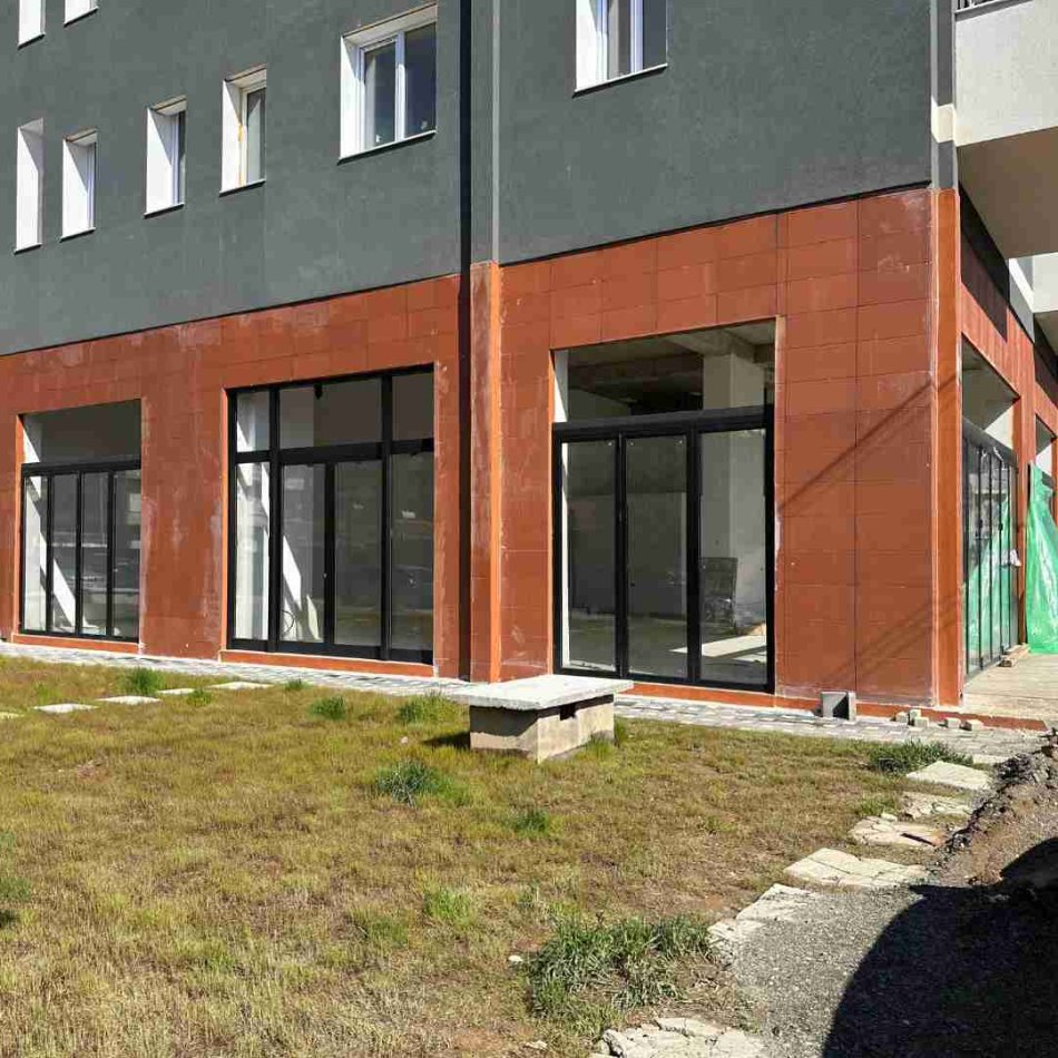 Tirane, Shitet ambjent biznesi Kati 0, 160 m² 1.600 € (Laprakë)