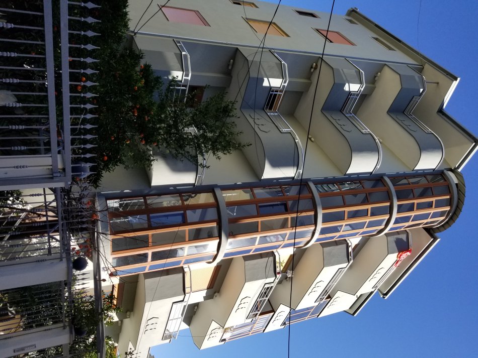 Tirane, jap me qera Vile 5 kateshe, e mobiluar, 3700 € (Dhimiter Pasko, Selite)