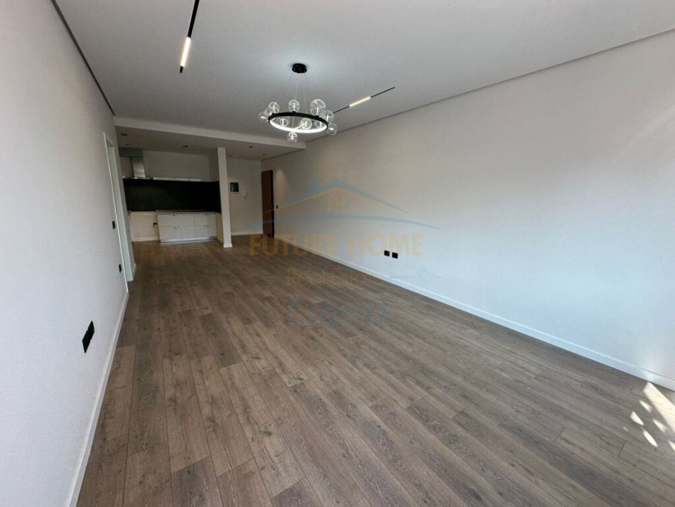Tirane, shitet apartament 2+1+Ballkon Kati 5, 120 m² 230.000 € (Liqeni i Thate)