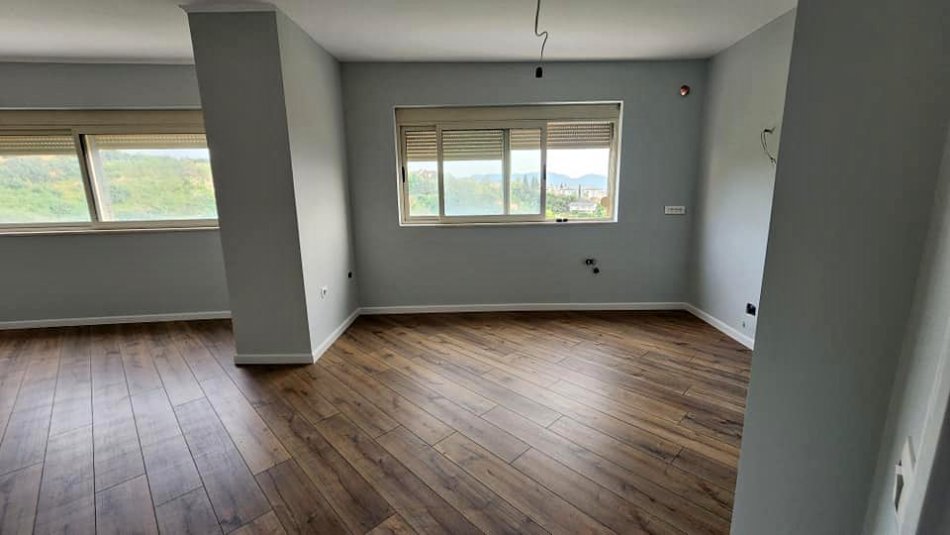 Tirane, shitet apartament 2+1 Kati 4, 124 m² 125.000 € (Fresku)